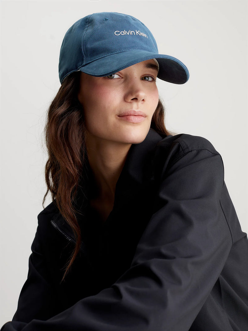 https://www.calvinklein.nl/twill-pet-met-logo-0000px0312427