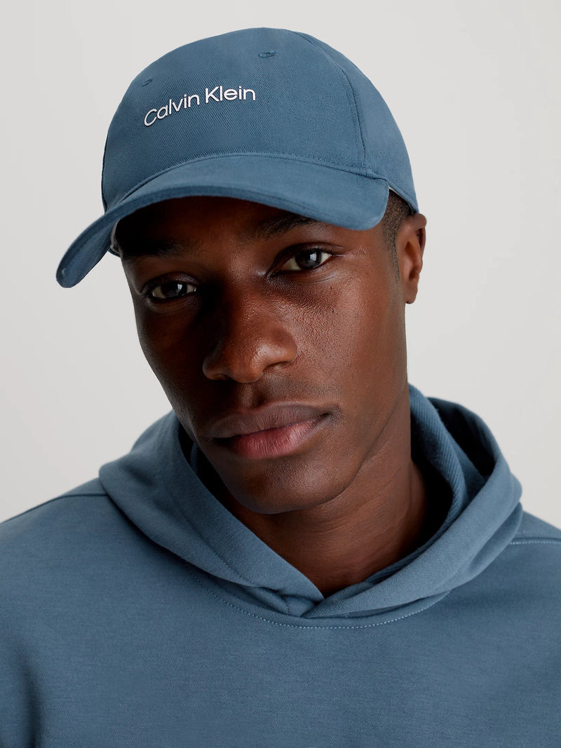 https://www.calvinklein.nl/twill-pet-met-logo-0000px0312427