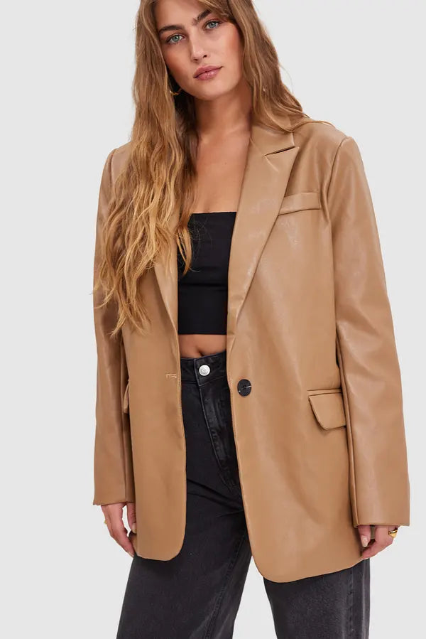 https://www.loavies.com/nl/10869281000-bruin-licht-pu-blazer/