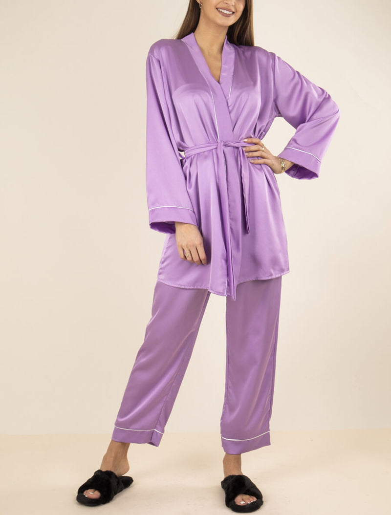 https://www.stand-prive.com/nl_NL/5357-pyjamas/satijnen-badjas-en-broek-set/GEM-2805.html?dwvar_GEM-2805_color=ecru