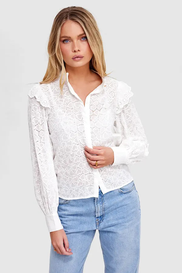 https://www.loavies.com/nl/15975130206-blouse-wit-geborduurd/