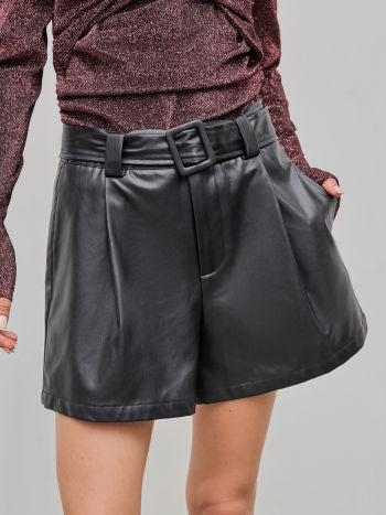 https://www.shopcider.com/goods/faux-leather-middle-waist-solid-belted-shorts-101724148?style_id=1156120&gaListId=0&gaListName=favor_list&ciderListId=6&ciderListName=favor_list&selectSkuIndex=0&moduleTitle=1&p=101724148&shopPage=1&shopInde