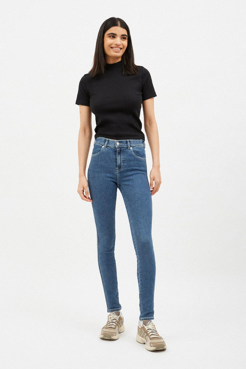 https://eu.drdenim.com/collections/jeans-womens-jeans/products/lexy-cape-mid-plain