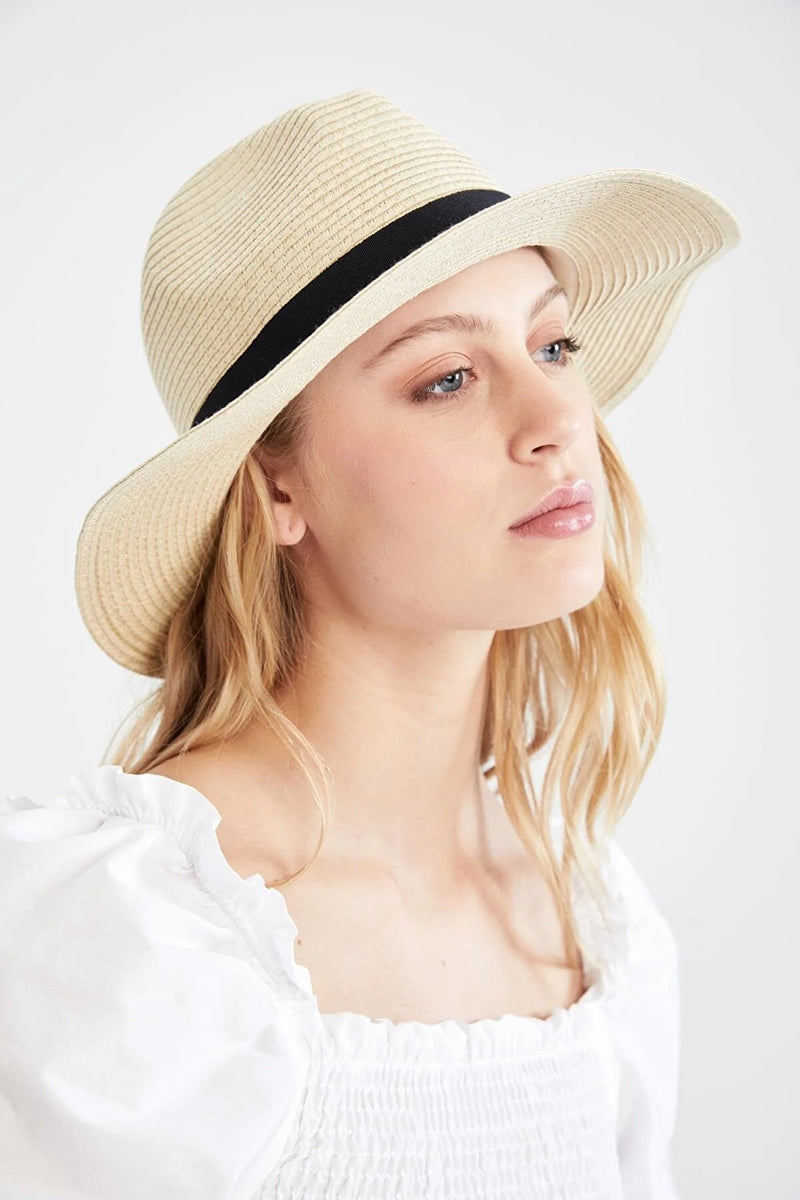 https://www.trendyol.com/en/defacto/hat-beige-casual-p-269886743?boutiqueId=48