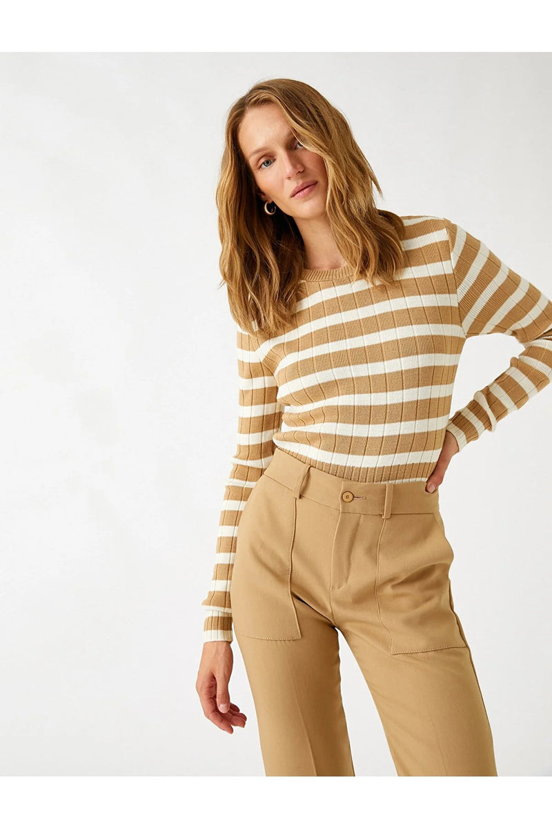 https://www.trendyol.com/en/koton/sweater-beige-relaxed-fit-p-358860600?boutiqueId=624657