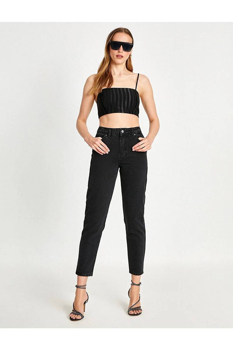 https://www.trendyol.com/en/koton/jeans-black-mom-p-280607100?boutiqueId=624657