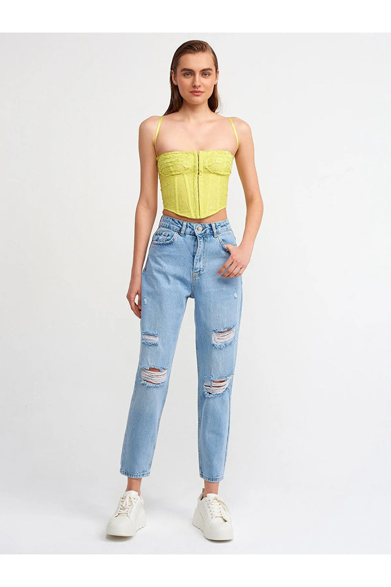 https://www.trendyol.com/en/dilvin/jeans-blue-mom-p-286742939?boutiqueId=615459