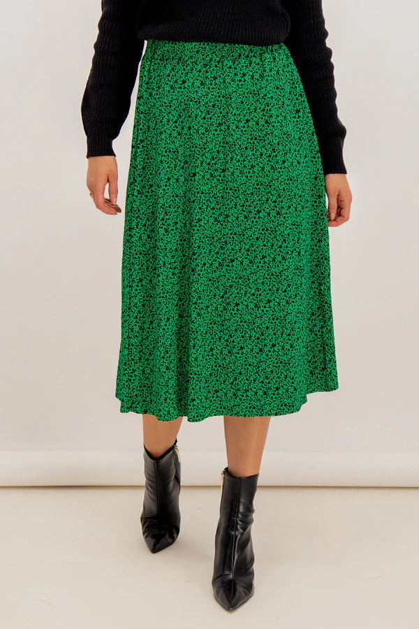 https://bornclothing.ie/collections/skirts-1/products/vipilou-iva-hw-midi-skirt-su-bright-green-iva-l