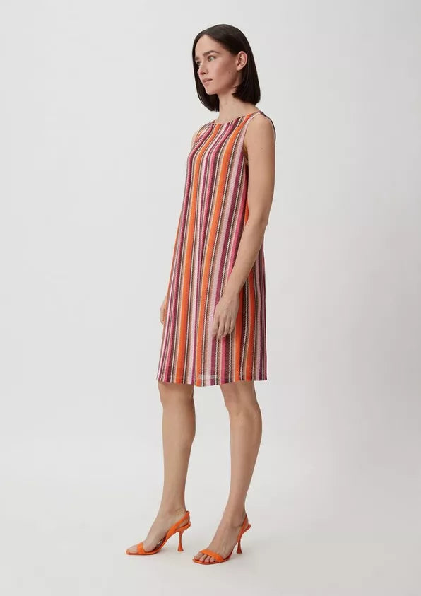 https://www.comma-store.eu/p/striped-dress-with-an-open-work-pattern-2131490.html?variantColor=44H1