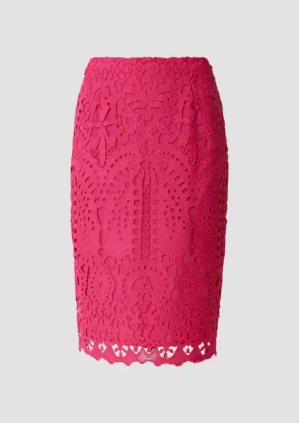 https://www.comma-store.eu/p/skirt-made-of-chunky-broderie-anglaise-2135408.html?variantSize=32&variantColor=4462