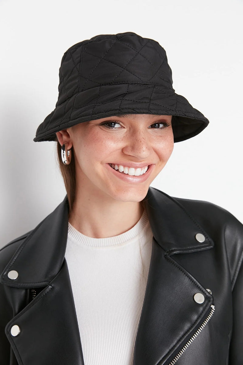 https://www.trendyol.com/en/trendyol-collection/hat-black-casual-p-300302793?boutiqueId=48