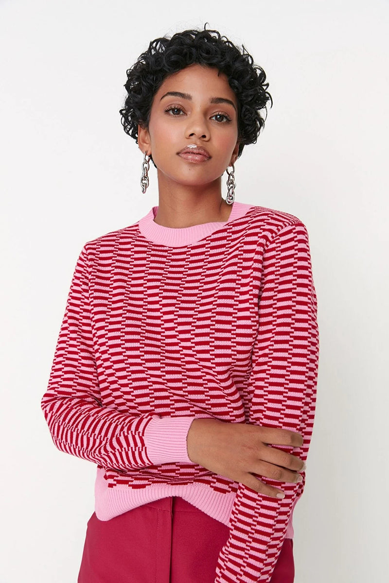 https://www.trendyol.com/en/trendyol-collection/sweater-pink-regular-fit-p-244819937?boutiqueId=48