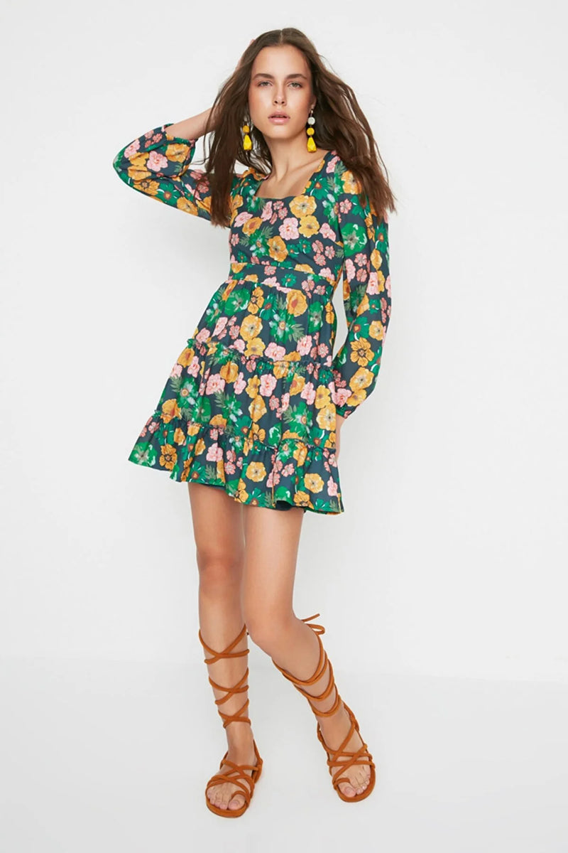 https://www.trendyol.com/en/trendyol-collection/dress-multicolor-skater-p-149799842?boutiqueId=624348