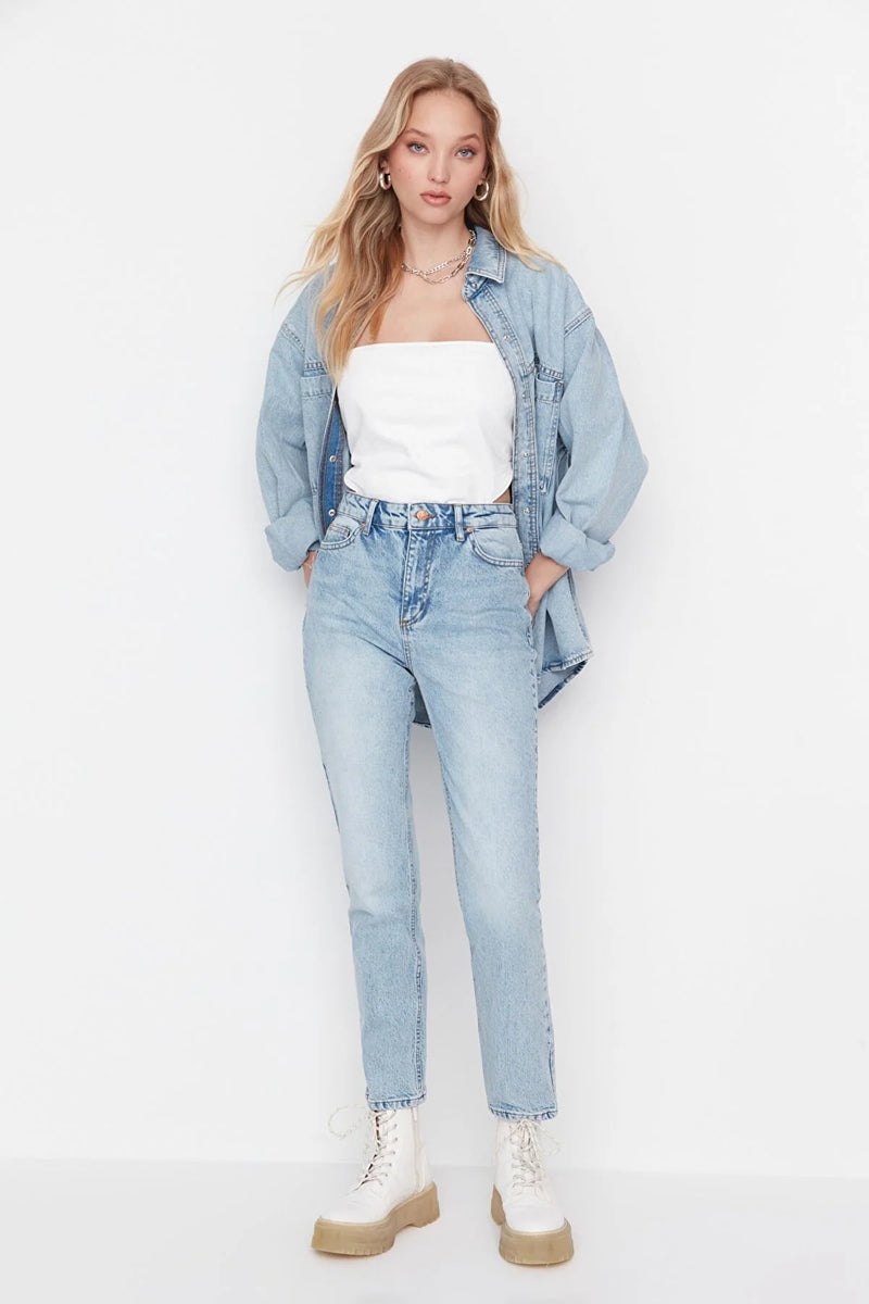 https://www.trendyol.com/en/trendyol-collection/jeans-blue-bootcut-p-299666881?boutiqueId=624348