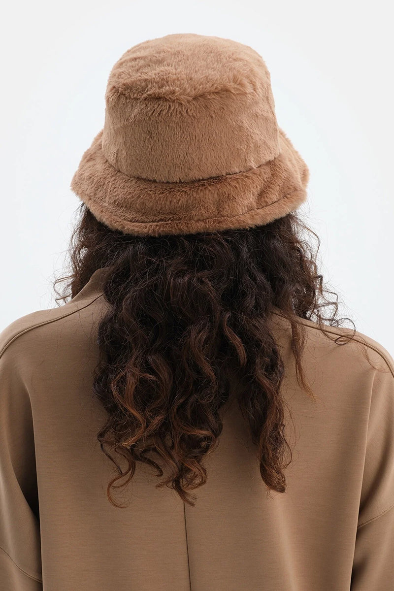 Gorro de mujer de lana suave marrón