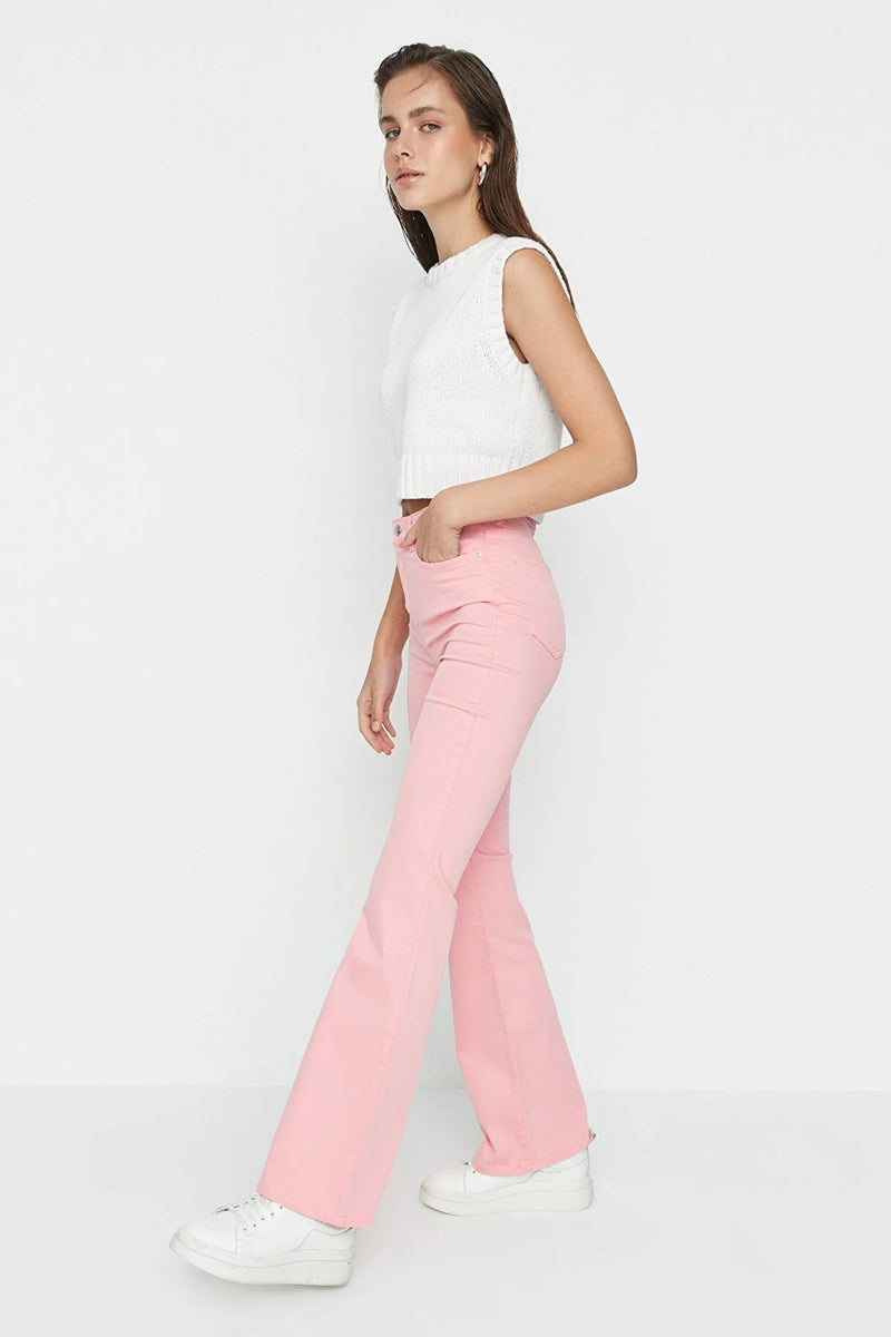 https://www.trendyol.com/en/trendyol-collection/jeans-pink-bootcut-p-243820295?boutiqueId=624668