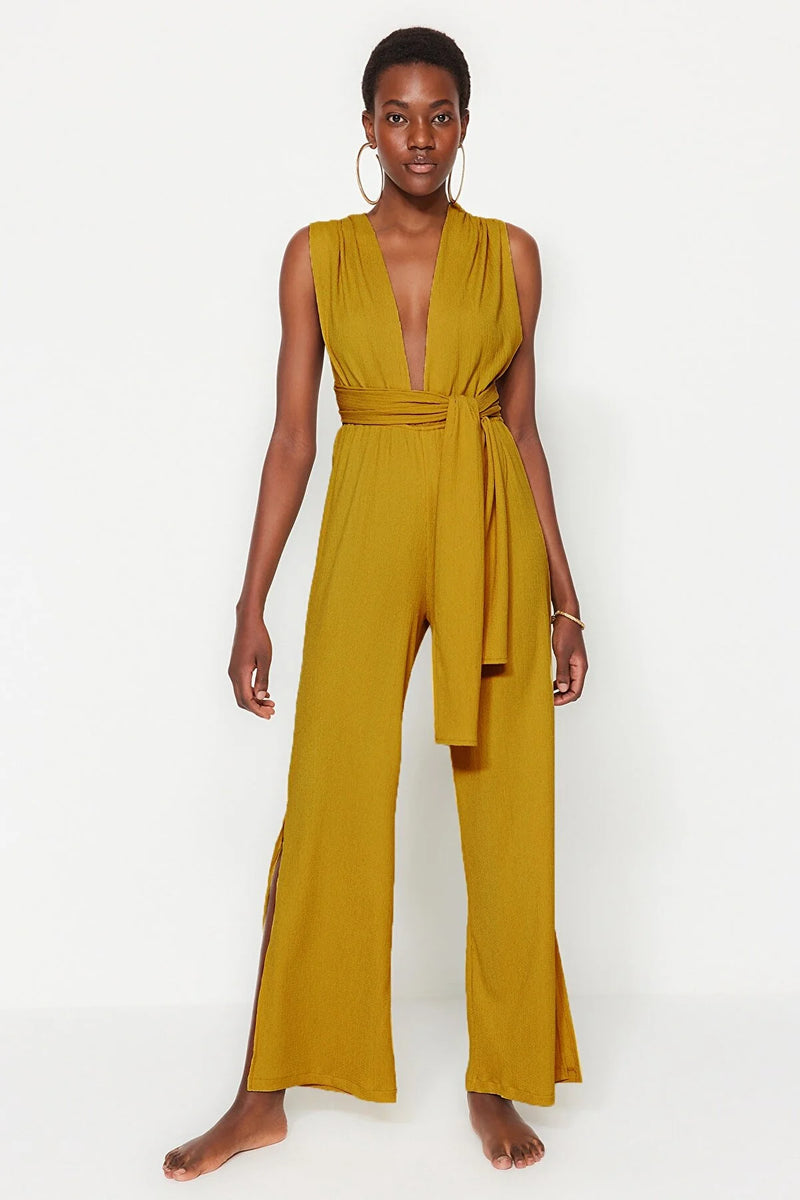 https://www.trendyol.com/en/trendyol-collection/jumpsuit-ecru-relaxed-fit-p-378495347