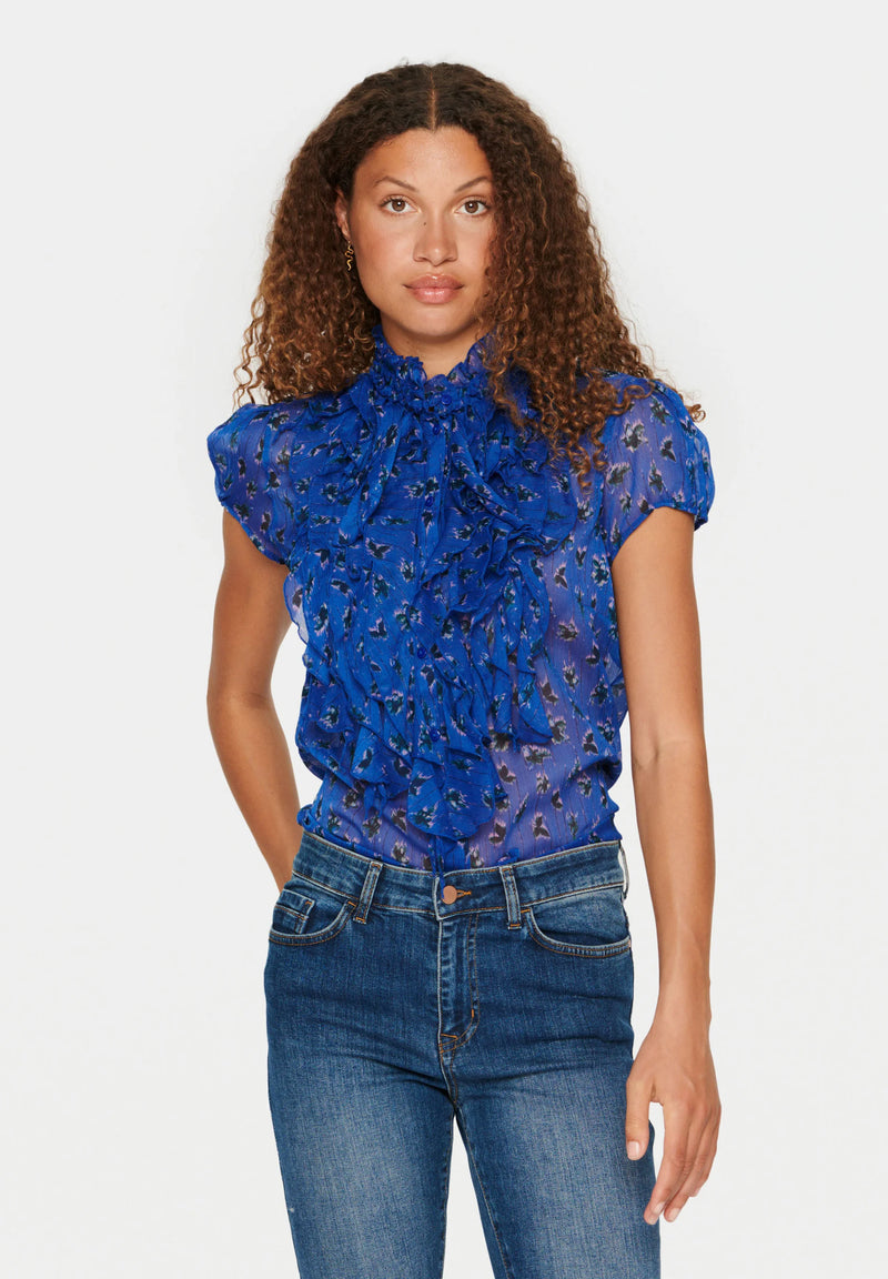 https://www.zalando.nl/saint-tropez-lilja-crinkle-ss-overhemdblouse-sodalite-blue-flower-stripes-s2821e0km-k17.html