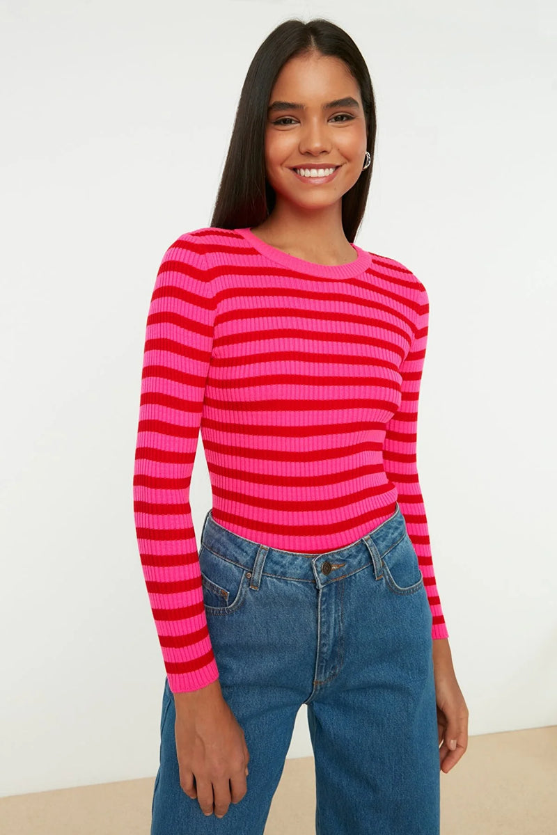 https://www.trendyol.com/en/trendyol-collection/sweater-red-slim-fit-p-142848848