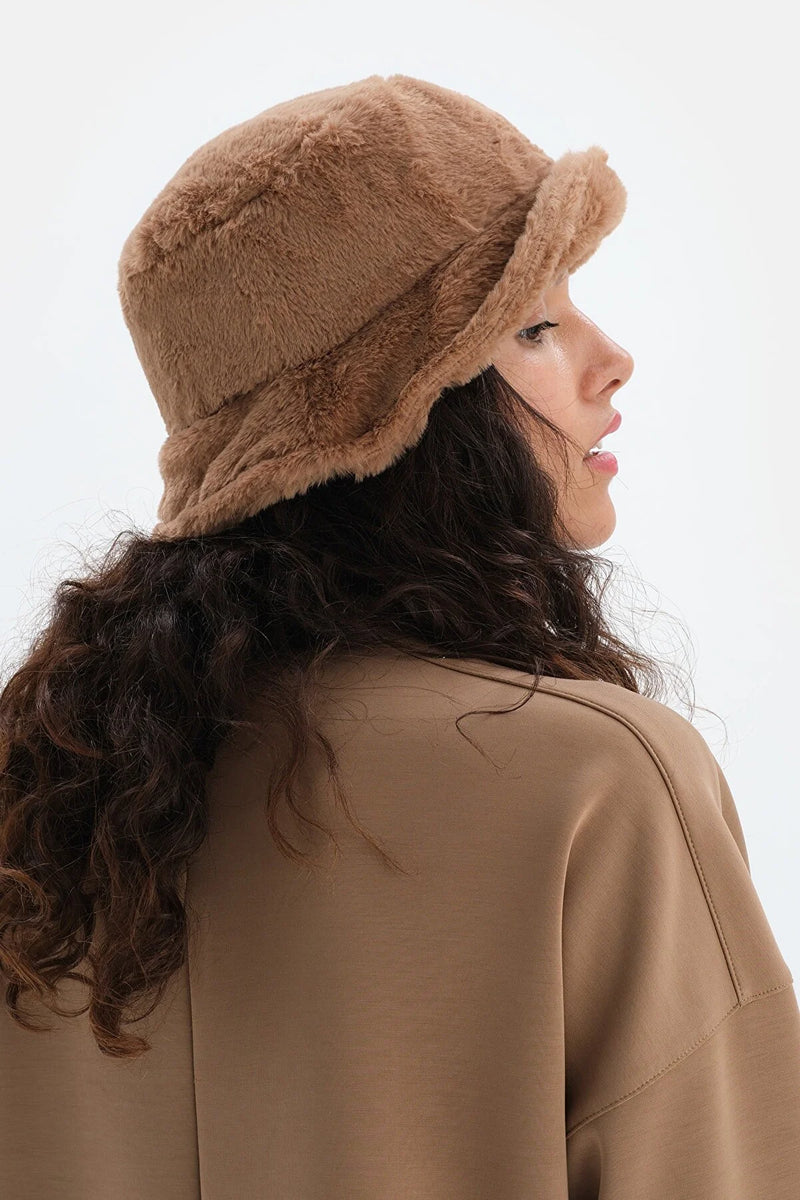 Gorro de mujer de lana suave marrón