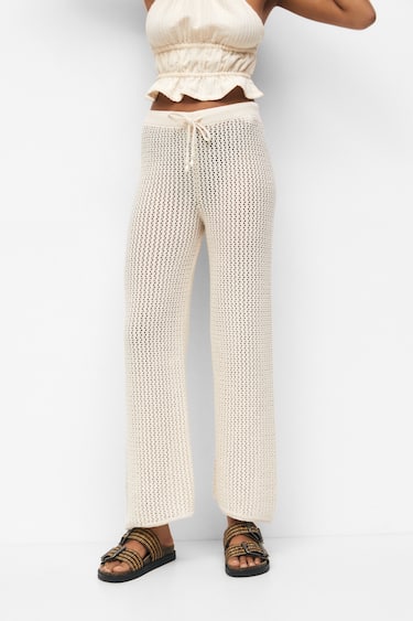 https://www.pullandbear.com/nl/gehaakte-broek-l07676301?cS=712&pelement=573457734