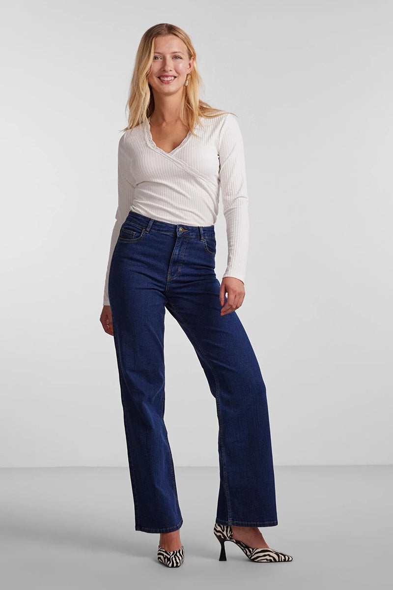 https://www.trendyol.com/en/pieces/jeans-dark-blue-bootcut-p-647895733?boutiqueId=620250