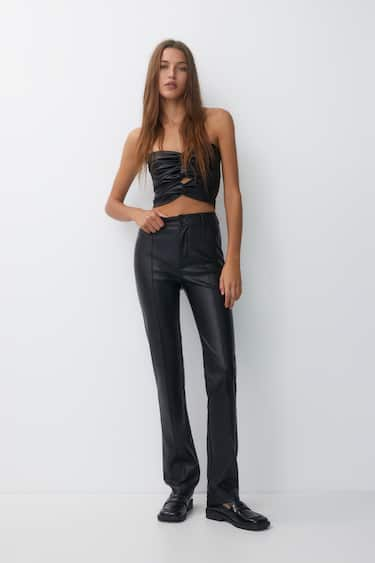 https://www.pullandbear.com/nl/recht-model-broek-van-kunstleer-l08674336?cS=800&pelement=573450916