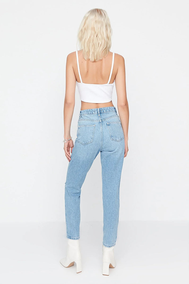 https://www.trendyol.com/en/trendyol-collection/jeans-blue-mom-p-193964121?boutiqueId=624348