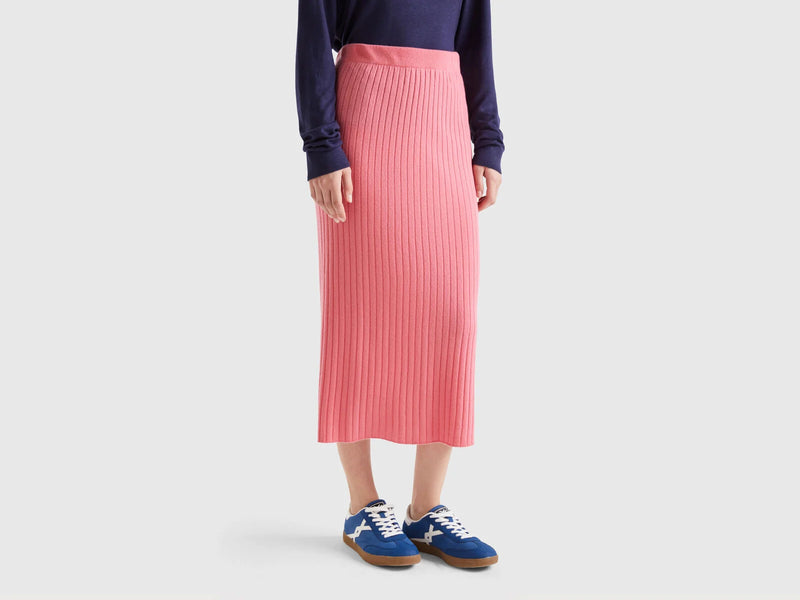 https://nl.benetton.com/knit-pencil-skirt-salmon-1044D000I_11F.html