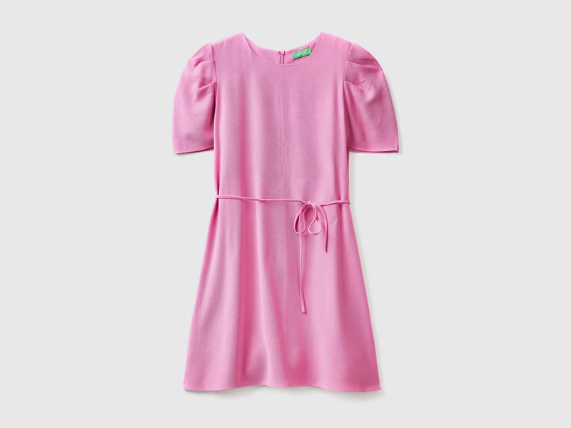 https://nl.benetton.com/short-dress-in-viscose-blend-pink-4WR7DV02Z_0K9.html