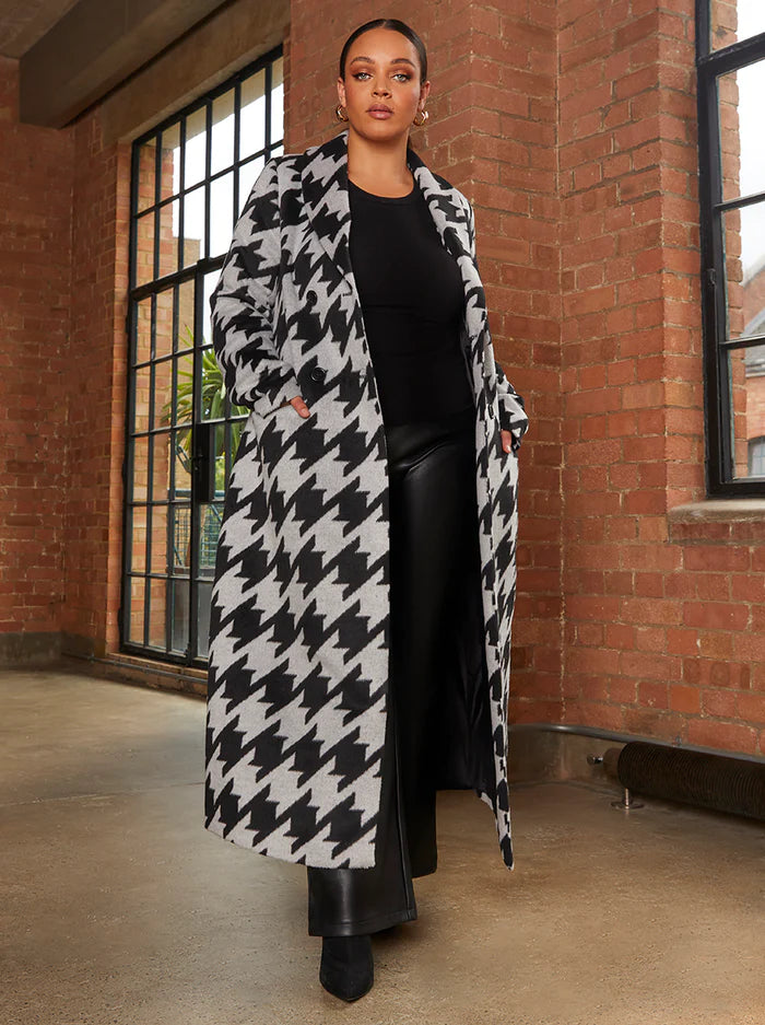 https://www.chichiclothing.com/products/oversized-dogtooth-coat-in-black-and-white