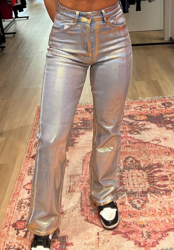 https://www.fourteenwehl.nl/product/metallic-gold-straight-jeans/