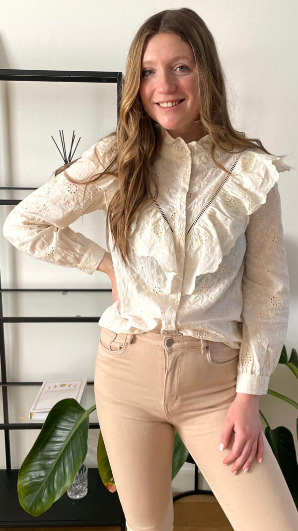 https://kieks-boetiek.com/sara-blouse-creme/