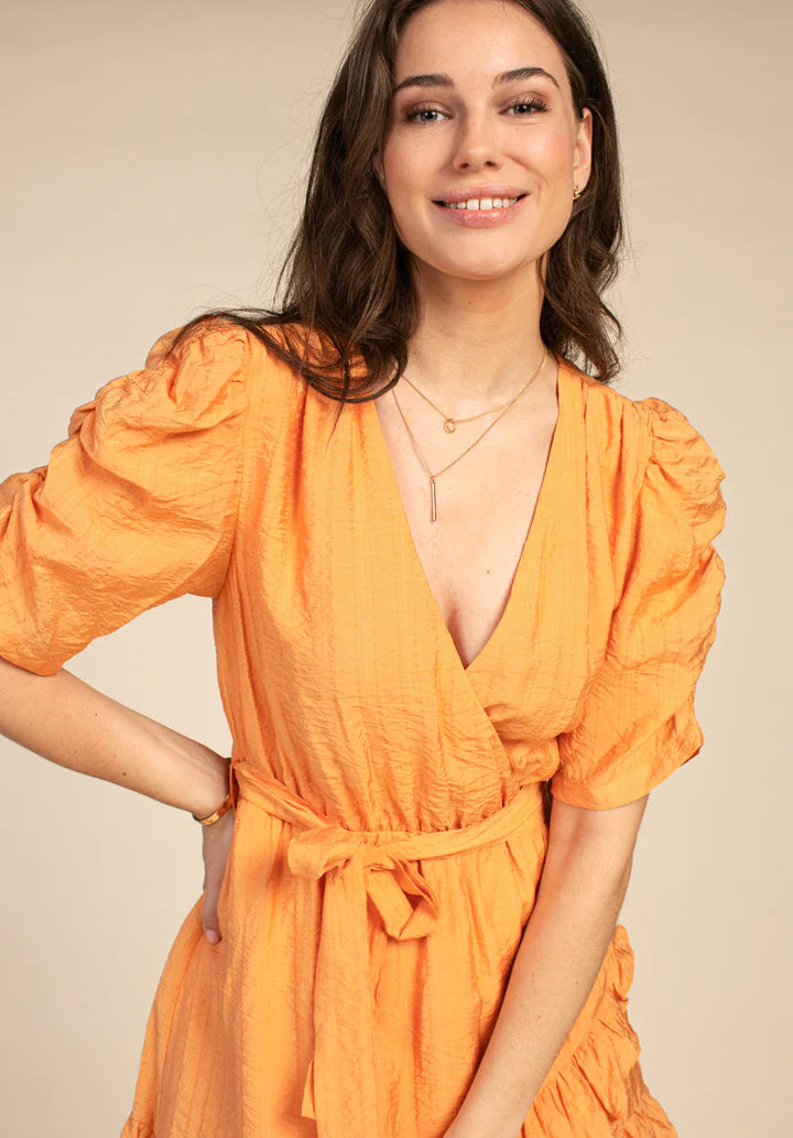 https://aaiko.nl/collections/dresses/products/kayna-vis-649-apricot-98604