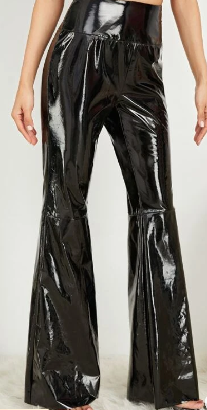 https://nl.shein.com/SHEIN-BAE-High-Waist-Flare-Leg-PU-Leather-Pants-p-5851057-cat-1740.html?src_identifier=fc%3DWomen%60sc%3DKleding%60tc%3DOnderstukken%60oc%3DBroeken%60ps%3Dtab01navbar04menu04dir02%60jc%3Dreal_1740&src_module=topcat&src_tab_page_id=page_home1698588448601&mallCode=1&imgRatio=3-4