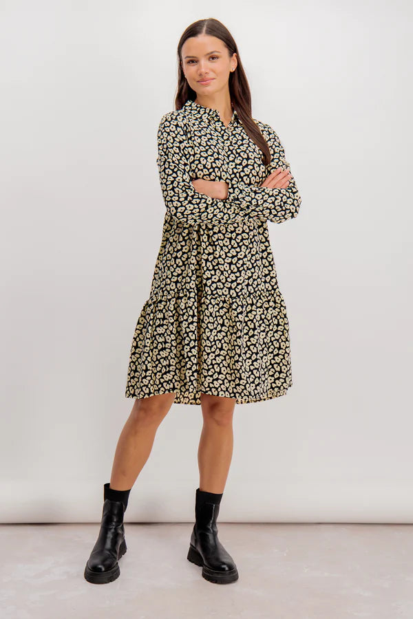 https://bornclothing.ie/collections/dresses/products/jdypiper-l-s-aop-shirt-dress-wvn-noos-black-aop-tapioca-leo-40