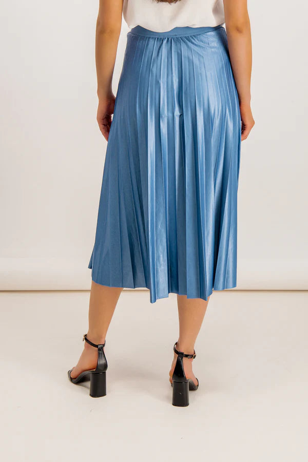 https://bornclothing.ie/collections/skirts-1/products/vinitban-skirt-federal-blue-xs