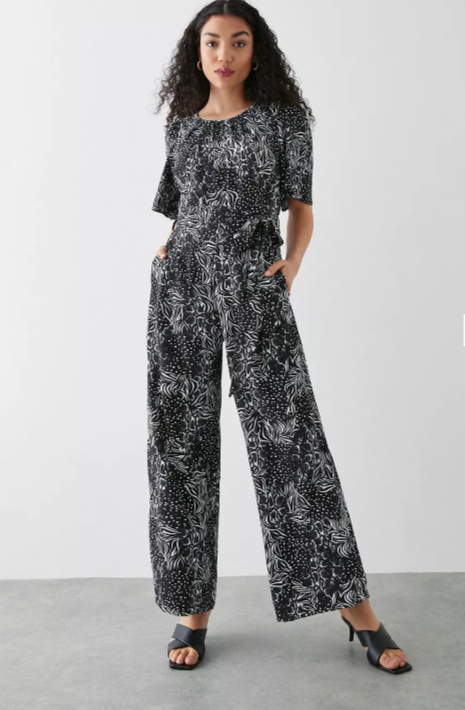 https://www.dorothyperkins.com/product/dorothy-perkins-mono-print-flutter-sleeve-jumpsuit_bqq10995?colour=mono