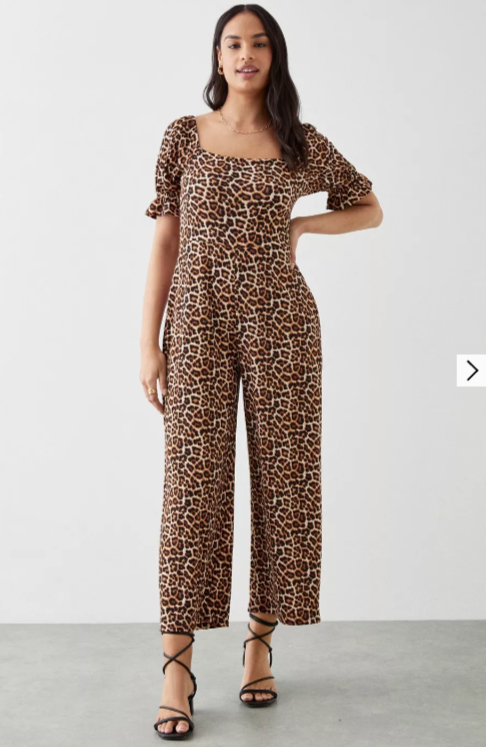 https://www.dorothyperkins.com/product/dorothy-perkins-leopard-printed-textured-square-neck-jumpsuit_bqq10757?colour=animal