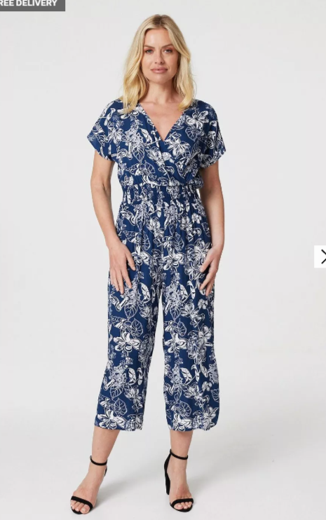 https://www.dorothyperkins.com/product/izabel-london-floral-v-neck-cropped-jumpsuit_p-c29f24f5-61fc-4ba5-9265-73e8c93bae71?colour=Blue