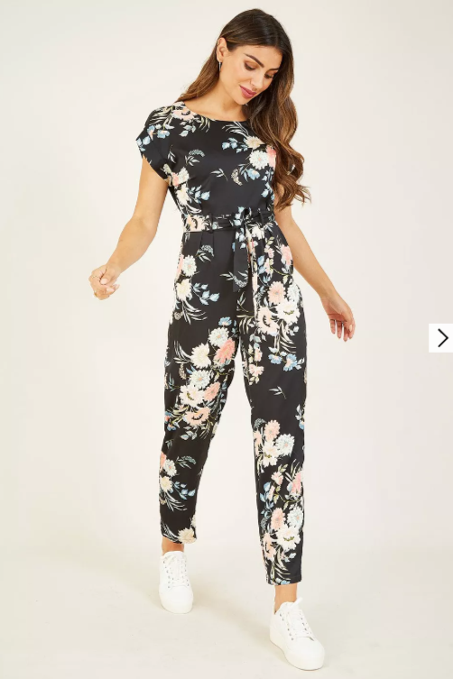 https://www.dorothyperkins.com/product/yumi-black-floral-tie-jumpsuit_p-aca52444-8b6e-4b20-9536-961242aabcb3?colour=Black