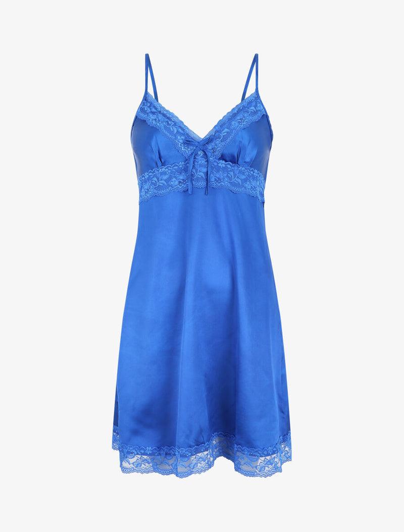 https://www.stand-prive.com/nl_NL/5357-pyjamas/effen-babydoll-met-kant-en-satijneffect/UNDE-48.html?dwvar_UNDE-48_color=Bleu%20roi