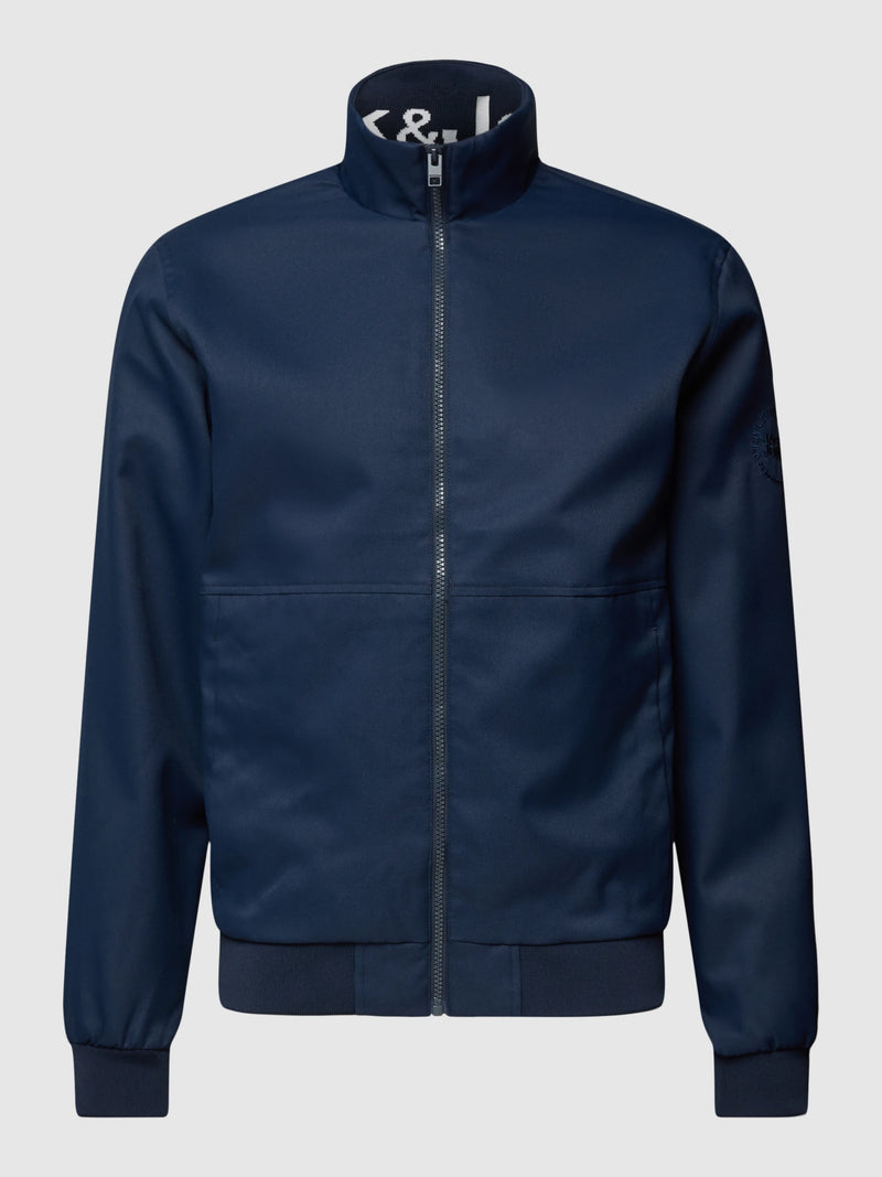 https://www.peek-cloppenburg.nl/nl/p/jack-jones-jack-met-labelstitching-model-jax-zwart-1705454