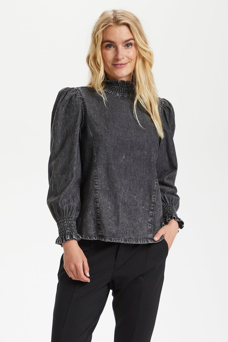 https://www.cream-clothing.com/nl-nl/black-wash-crkatrin-blouse-met-lange-mouwen-10608599-100922