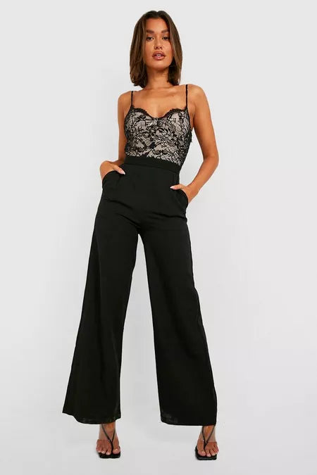 https://nl.boohoo.com/kanten-wide-leg-jumpsuit/GZZ32778.html?color=105