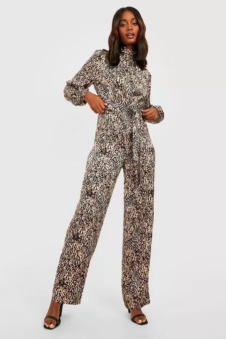 https://nl.boohoo.com/dierenprint-jumpsuit-met-hoge-hals/GZZ27881-109-18.html