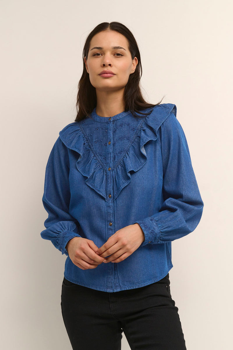 https://www.cream-clothing.com/nl-nl/dark-blue-denim-crmorana-blouses-10610599-100114