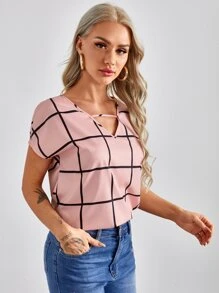 https://nl.shein.com/SHEIN-Clasi-Grid-Print-V-Neck-Top-p-1947902-cat-1733.html?src_identifier=fc%3DWomen%60sc%3DKleding%60tc%3DTops%60oc%3DBlouses%60ps%3Dtab01navbar04menu03dir02%60jc%3Dreal_1733&src_module=topcat&src_tab_page_id=page_real_class1698218460538&mallCode=1&imgRatio=3-4