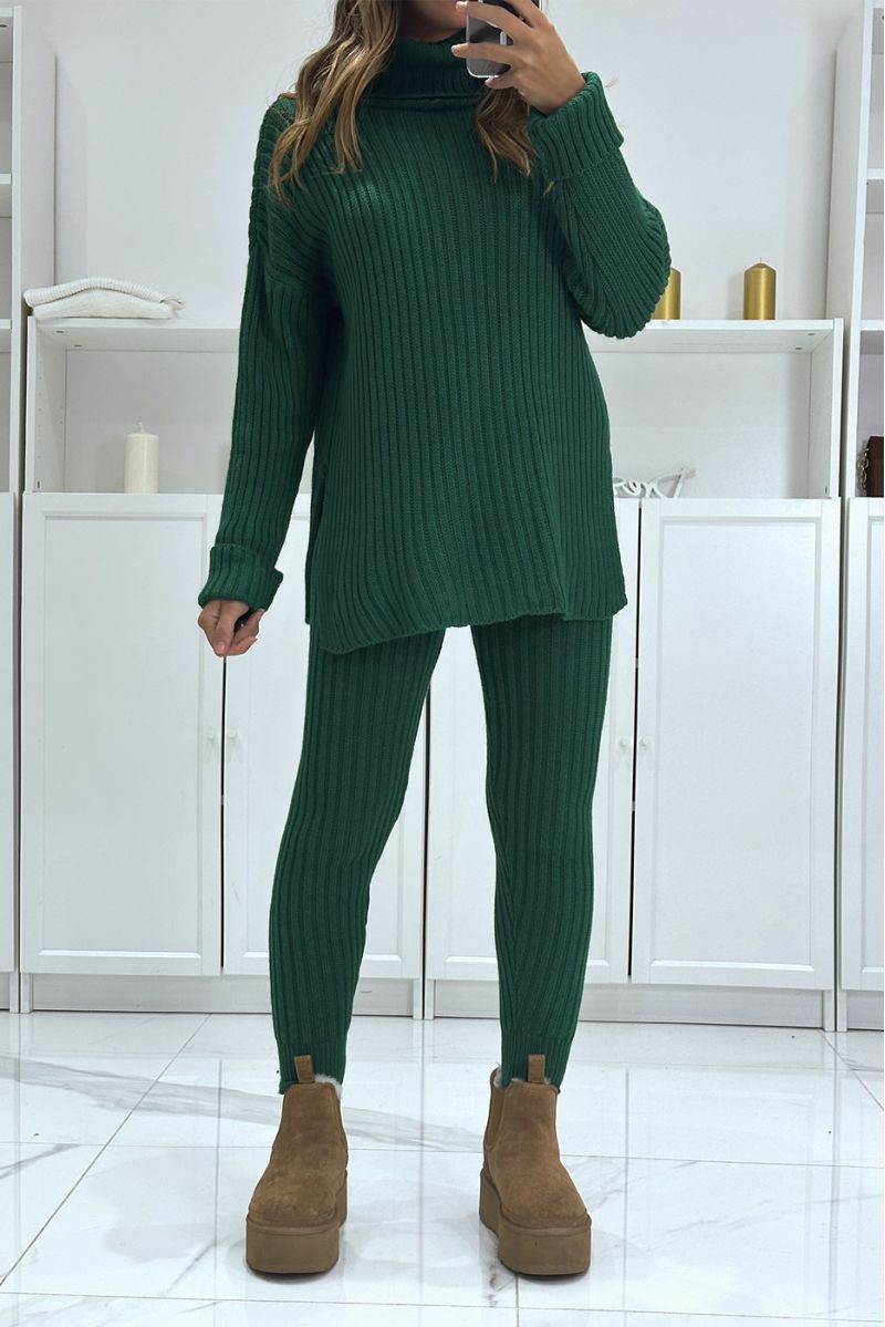 https://www.grossiste-en-ligne.com/fr/ensembles-femmes-tendances-et-pas-chers-mode-ensemble-blazer-pantalon-tailleur-basic/63417-84445-ensemble-pull-col-roule-et-pantalon-vert-en-tricot-tres-chaud-pour-l-hiver-3666625778686.html