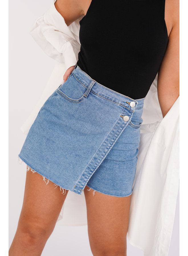 https://www.esuals.nl/denim-overslag-skort-blauw-evy.html